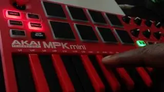 Akai MPK Mini MKii Arpeggiator Note Repeat Tutorial @BruhLuuhMusic