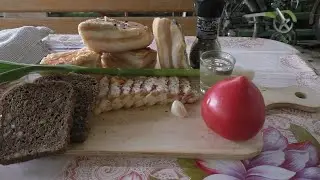 Сало в рассоле с чесноком. / Тает во рту, а не в руках.