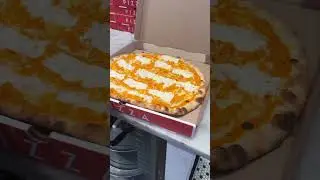 The PENNE VODKA BURRATA PIZZA from Marinara Pizza NYC is incredible! 🍝🍕🤤 