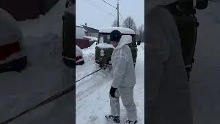 Достали буханку из сугроба 