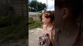 Спасла птичку, выпускаю на волю 