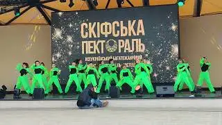 M-DANCE GROUP 