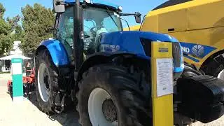The 2022 NEW HOLLAND T7060 tractor