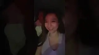 Jena Dammaya goyang di mobil gelap²an bareng temennya❗