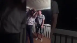 Как нужно драться ))) Ржака парень показывает как драться, и по яицам
