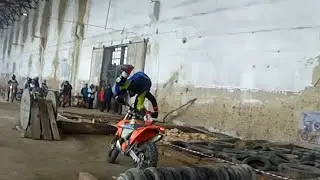 Через руль, жив цел орел!