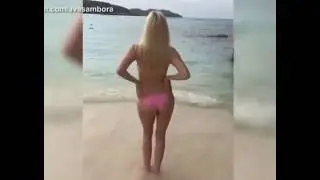 Ava Sambora shakes what mama gave her while on beach vacation