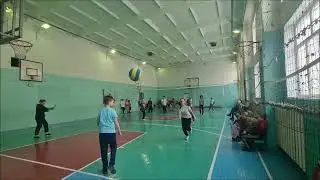 Репортаж с соревнований по пионерболу.