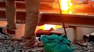 দেখুন যেভাবে আধুনিকভাবে রেললাইন নির্মান করা হচ্ছে লাইনে থাকবে না আর কোন ফাকা !!Unique brother's Pxc