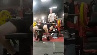 Жим обратным хватом 70 кг на 20 раз.