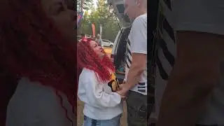 Бывает сложно сказать близкому человеку самые важные слова. Мы делаем это на гвоздестянии.