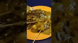 malam malam makan sate#shortvideo #fypシ #satepadang #makanenak #tahunbaru