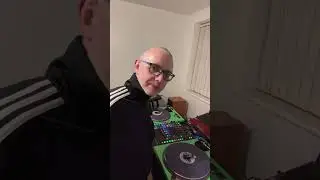 DJ Furio is live Scratching