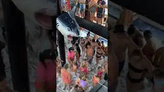 Enjoy the foam party on the boat in Alanya...