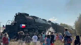 UP 4014 In Durant, OK (10-13-2024)
