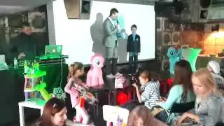 Инстаграм Дом 2 30.09.2015: Кирюша познакомились на презентации с Макаром