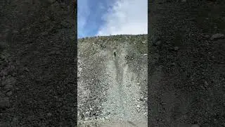 НА УГЛЕ, ФИНИШНЫЙ ПОДЪЁМ #hardenduro #эндуро #youtubeshorts #enduro