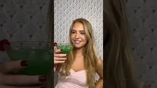 GLITTER??? in your DRINK???  #reels #drink #cocktailrecipes