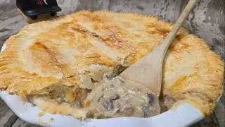 You Won't Believe This Philly Cheesesteak Pot Pie Recipe!