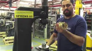 Como se monta una bomba de agua salada del motor de un barco