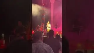 Maroon 5 - Girls Like You - Milwaukee