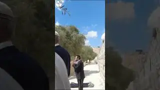 2,000 AÑOS despues ! Judios de ISRAEL oran sobre las ruinas del TEMPLO