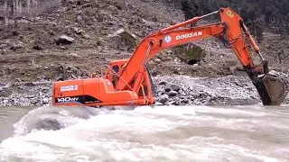 Doosan 140WV Excavator Work in River | Excavator Accident | Excavator Work | Excavators Fans