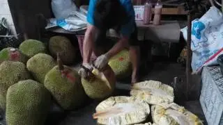 Разрезание джекфрута