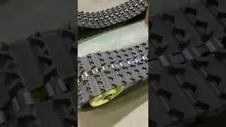 Гусеничная штука для уборки снега.