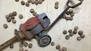 Орехокол из старого насоса. Nutcracker from a vintage pump.