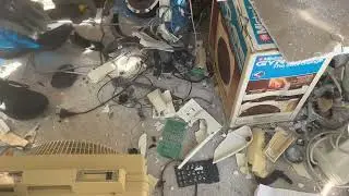 Smash vintage Telstra phone