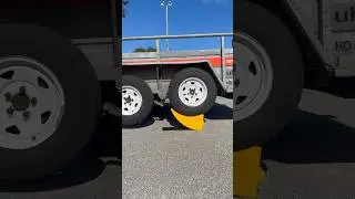 World’s fastest tire change? 🛞 #trailer #rvs #rvlife #car #shorts