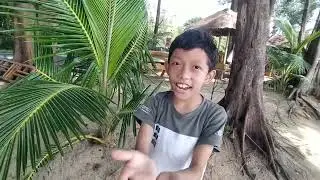 BOCAH KECIL VIRAL MAIN DI LAUT DALAM TERINDAH