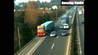 Never Stop your car in fast lane - 千万别在快车道停车