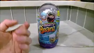 Opening a Mighty Beanz Slam Pack!