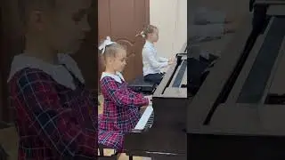 Короткова Симона и Шевякова Екатерина.Фрагмент вальса из балета П.И. Чайковского «Спящая красавица».