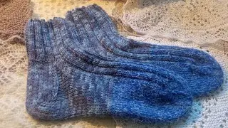 IT'S BEEN A LONG TIME HAVING NOT KNITTED SOCKS...30 YEARS