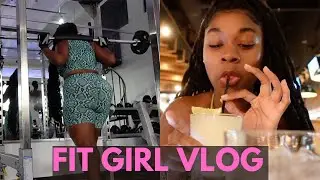 FIT GIRL VLOG EP.4| WHAT I EAT IN A WEEK| BODY COMPETITION UPDATE| DATE NIGHT AT THE RUSTIC