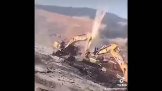 parahh❗detik-detik pecahnya pipa hidraulic  excavator akibat kebodohan operator⁉