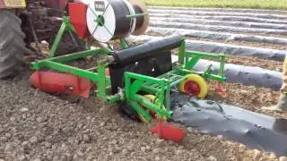 masina bilonat intins folie. plastic mulch layer. 0762.616.916