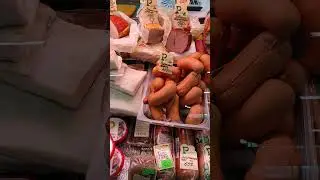 Свиные сардельки на рынке всего за 485 рублей