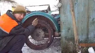 Готовим мотоцикл Днепр мт 9 к выезду. меняем колесо в коляске.