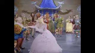 "Золушка", 1947 год. Янина Жеймо поёт детскую  песенку про доброго жука.