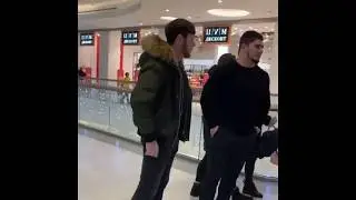 Чеченский Халк встретился с блогером в московском ЦУМе