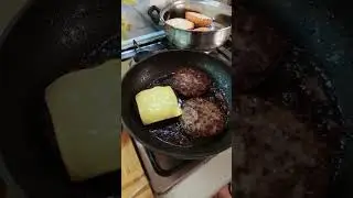 #homemadecheeseburger