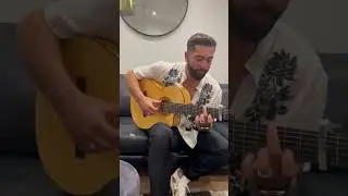 Eva, à la guitare rien que pour vous ❤️