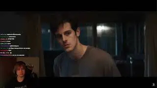 Саня смотрит короткометражный фильм 