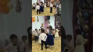 Танец выпускников с малышами #выпускнойвдетскомсаду #детскийсад #выпускной #танец
