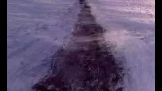 На горке с телефоном