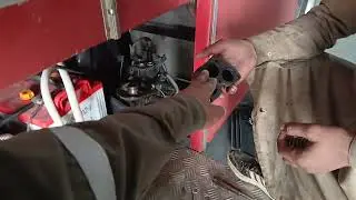 Mercedes Benz truck air compressor fault/ compressor making air but not showing in system 